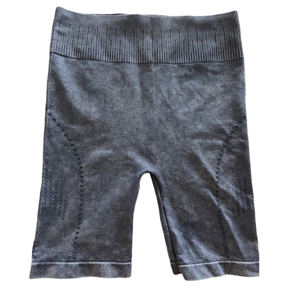 Aura Athletica 2- piece charcoal set. Size M/L - Picture 3 of 4